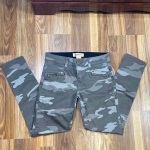 Camo skinny jeans